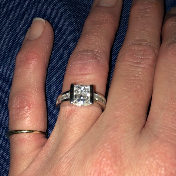 Lia Sophia Jewelry - Lia Sophia “Sparker” ring!